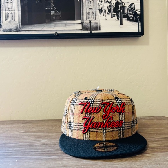 Burberry Designer Inspired New York Yankees Plaid Cap - Picture 2 of 9